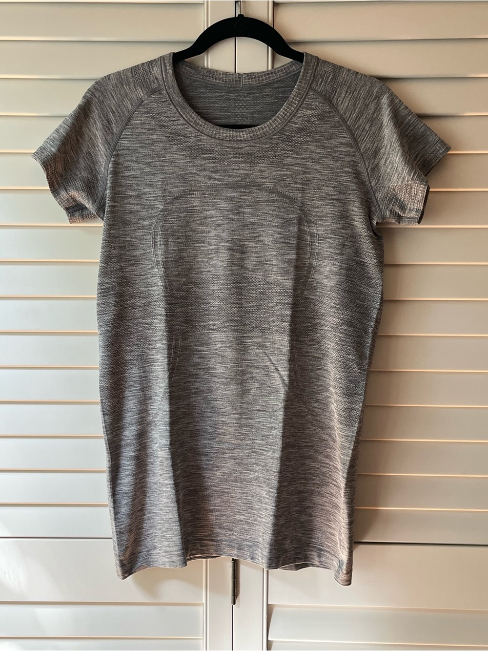 Lululemon Run Swiftly Tech Women’s Short Sleeve Heathered Gray Crewneck Tee